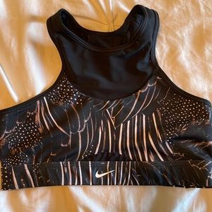Nike sports bra M